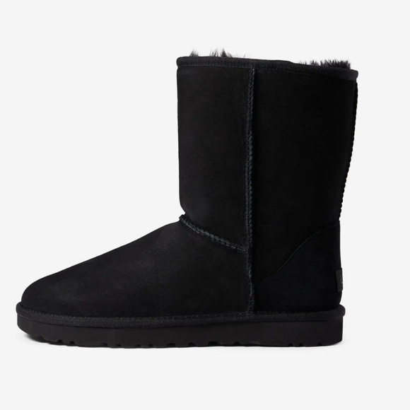 UGG® Classic Short II, Size Women’s 8 - Picture 3 of 10
